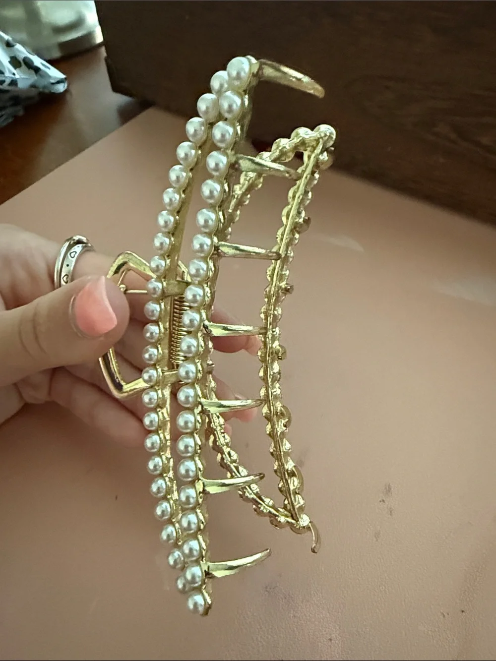 N/A elegant gold